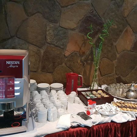 Rania Belmadina Hotel Casablanca Bagian luar foto