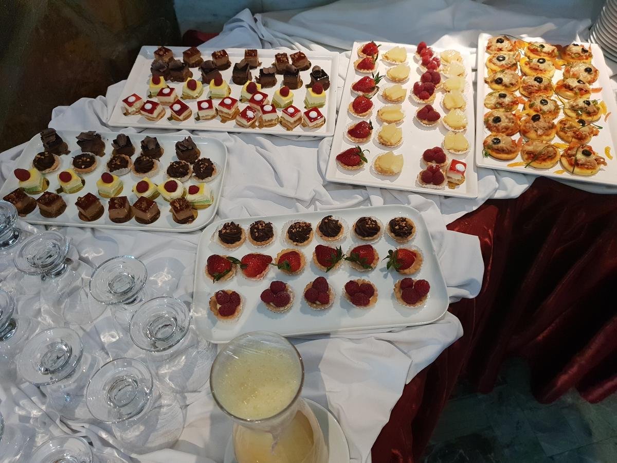 Rania Belmadina Hotel Casablanca Bagian luar foto